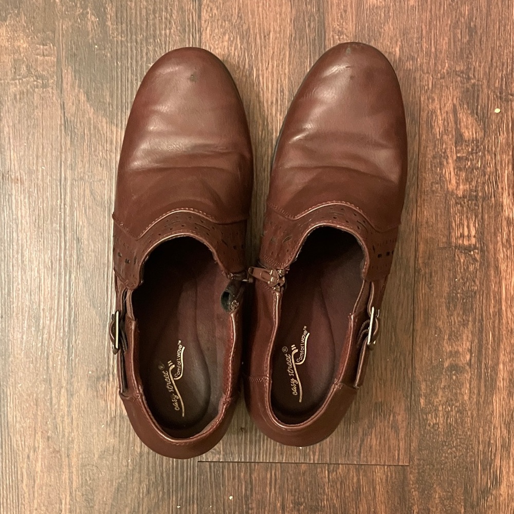 Easy Street Maroon Ankle Booties